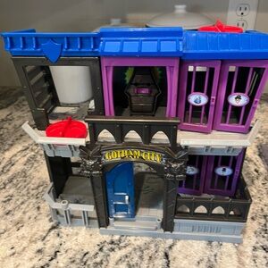 Gotham City Adventure Playset - Black, Blue, Purple